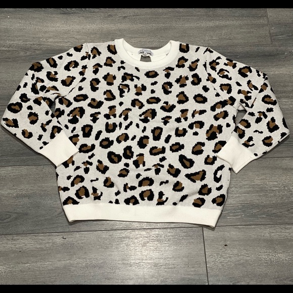 Leopard Open back Sweater - Picture 5 of 5